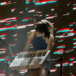 Javiera Mena Instagram - Y Seguimos con el ¡Javiera así! Tour. 🇲🇽Ya se viene México 🇲🇽 En donde nos estaremos presentando junto a mi querida amiga @daniazpi ! 
CDMX y Guadalajara 🫶 Les invito a que se vengan a cantar con nosotras en estas fechas tan especiales 🥲💗 
 ¡Nos vemos!
 Javiera 🫧