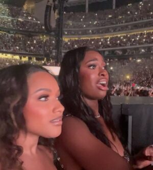 Jaylen Barron Instagram - Im one of one 
Im number one 
Im the only one 

Soaking in the energy. And opening my soul to new experiences, with my best friend @cocojones 💖