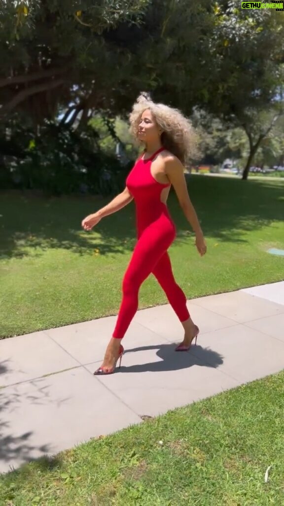 Jazmin Johnson Instagram - Fun Fact 1… I do NOT take myself too seriously 😂 a fun blooper Fun Fact 2 … There’s no nice way to say this but ….The walking videos are here to stay so if you don’t like them, don’t tune in 🤷‍♀️ Wishing everyone a happy Sundayyyyy ☀️ #funny #style #jumpsuit #ootd #happy #outfit #highheels Follow @jazminajohnson @j.fitness90210