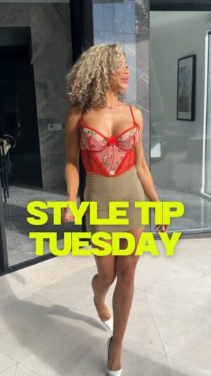 Jazmin Johnson Instagram - It’s Style Tip Tuesday, what three words describe your personal style?? Let me know in the comments 👇🏻 

I hope this helps 🤍🧚🏼✨ #style #ootd #highheels #miniskirt