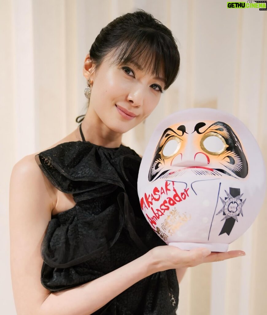Jeanette Aw Instagram - I painted my very first Daruma doll in 2017 and I later featured it in my short film, Senses. Over the years, I’ve received several Daruma dolls. A few really special ones would be a custom made Daruma wearing the Le Cordon Bleu chef whites, one looking like a merlion, and a big gold one in my patisserie, with Once Upon A Time inscribed on it, gifted by the Daruma master himself. Other than being a symbol of good luck, do you know people often make a wish on a Daruma doll as well? You fill in the left eye of the Daruma while making a wish and when your wish is fulfilled, you fill in the other eye. 🤓