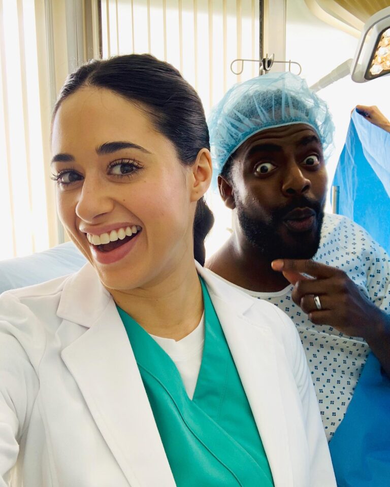 Jeanine Mason Instagram - Surprise! The first 4 episodes of the final season of Grace & Frankie are now on @netflix. I got to guest star on my favorite show, just in time. With the lovely @barvonblaq. And the whole experience was wonderful. Thank you Marta Kauffman and David Warren. I 🤍 G&F.