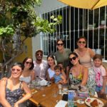Jely Reategui Instagram - Mi hente latino: Gracias de corazón. Por su cariño, por sus mensajes, por la cantidad de veces que me han dicho pug en mi foto anterior (asumiré que soy una perraencalor), por el aguante y la buena onda. A mis familigos / amiglia los amo mucho. Gracias por estar, por llamar, venir a casa a darme abrazos deliciosos y regalos sin igual y sentarse en las sillas. Recibí mis 36 veranos mejorando la casita, con mi dreamteam ❤️‍🔥 con orquesta en vivo del vecino, comiendo mi juanecito de yuca directamente desde Iquitos, gracias a @ikiitu, con una serie de manjares hermosos de @lapanetteriabarranco y mis bebidas fieles de siempre gracias a @sidracalango y @vinosguapos 🩷 El tiramisú de @olivia_y_coque_cucina tendrá su momento especial porque he decidido comerlo en ritual y calma. Desayuné con mis amigas de toda la vida. No fui al mar como tenía planeado pero conocí a mi sobrina que se llama Mar y eso superó cualquier plan. Mi outfit cumpleañero llegó gracias al gentil auspicio de @pulgalatienda y me gustó mucho usarlo para ir a ensayar y a fiestear en mi casa🌸 La pasé muy bonito de verdad. Gracias. Agradecimientos especiales a @marianopaz__ y a @l.a.v.a.c.a por su incondicionalidad ♥️ Besitos cachichurris machichurris chichirris.