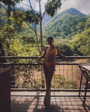 Jely Reategui Instagram - Un escapadón 3000 mega necesario al @pumarinri_lodge en San Martín 💚 (a 50 min de Tarapoto) gran contentura para mi corazón 🥲🧡 Gracias ✨🌷🥰🦉🦋🦎🕷️🐍🪲🦖