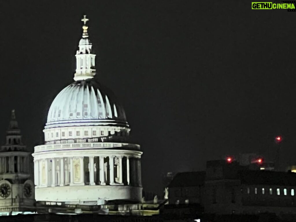 Jen Gunter Instagram - The Blood book tour comes to a close! Three countries, 15 cities, and countless amazing conversations! Thank you London for helping me go out with a bang. What a wonderful time. St. Paul’s is so beautiful at night, and this seemed like a money shot, catching two double decker buses on the bridge. Thank you to everyone at @piatkus_living and all of my amazing UK team for making this trip such a success, especially Clara, Jill, Bryony and Dorie. Thank you to the @britishlibrary and Professor Helen King for the truly memorable evening. The talk will live forever in the library’s archives (how cool is that?) so be sure to look for it on a week or two when it is ready. And thank you to the @vagina_museum and especially Zoe for the wonderful welcome and event. What a fantastic crowd! Hope to be back soon! And remember, knowledge is power!! #BloodBookTour