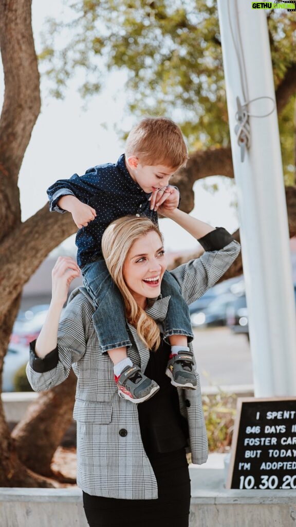 Jen Lilley Instagram - Jeffrey, you are the best brother in the world. Tender hearted, selfless, always giving, always putting others first, hilarious beyond belief, and wise beyond your years. Being your mom is a dream come true. Love you forever! How are you 6!!??🥹🥹🥹 #happybirthday