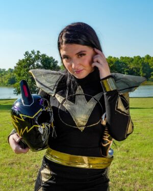 Jenna Frank Instagram - Celebrating 20 years - Dino Thunder , POWER UP🖤 
Shot by @esco.dmv