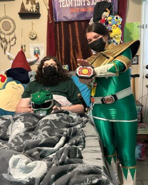 Jenna Frank Instagram - Dragon Zord Power 💚 @lotwhitedragon  @powerrangers