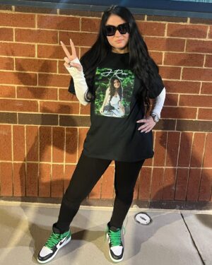 Jenna Frank Instagram - Fayetteville, North Carolina. Thank you for this weekend . The first con to hold a tribute for my dad’s life . I enjoyed every second of it . The whole cast of Legend Of The White Dragon was there . I’m glad i got to have a soul to soul experience with you guys . Y’all are my world 💚 Philadelphia Pennsylvania I’ll see you next .More tour dates on the way !
#ripjdf