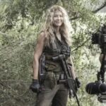 Jenna Elfman Instagram - Thank you all 10000% for the love on @feartwd episode 802 “BLUE JAY”. We all worked so hard and brought our full hearts & souls to this one. It was an intense and heart wrenching story. I so appreciate you going on this journey with us. I know many of you are asking great questions about PADRE, and to that, I say— KEEP WATCHING. Your questions are ace and will be answered as the episodes roll out. I promise. Your great responses have blown my mind and I can’t thank you all enough for your love, passion and engagement. BIG LOVE BACK TO YOU! 💋💋💋💋💋💋💋💋💋💋💋💋💋 #FearTWD #FearTheWalkingDead #TWDfamily #TWDU #TWDuniverse #jennaelfman / Photo: @lauren.lo.smith