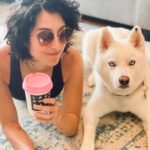 Jenna Laurenzo Instagram - We were promised treats @aine_like_onya 🐶 . . . #siberianhusky #husky #puppylove #sunday #coffeetime