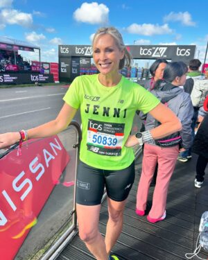 Jenni Falconer Instagram - Here we go. Marathon number 9. 🏃🏼‍♀️🏃🏼🏃‍♂️💙

#londonmarathon2024
