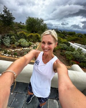 Jenni Falconer Instagram - Unexpected extra few days in Cape Town and a storm has arrived. However with less than 2 weeks till @londonmarathon I am sticking to the training plan. 🏃🏼‍♀️ 

Today, according to my training plan, it was a 5k with sprints at the end. I might not be back in Blighty but I’m sticking to the programme…. 👊🏻

If you’re thinking of training for a race or an event, I really recommend getting a plan all sorted in advance. I used the @coopahruncoach training app and it has honestly been brilliant. (#ad). I had 10 days in March when I had to cease all running due to an ankle niggle but otherwise I have stuck to it religiously. Even here I have managed to keep on track. It has helped me with structure to my marathon build up, stopped me over-training and has allowed me to plan my week around my running. Love it. Actually think I might feel a bit lost once the marathon is over….might have to just start training for something else. 😊 

I can’t believe there is less than a fortnight to go. Anyone know what the weather is going to be like on April 21st?! 🤔 

#run #runner #londonmarathon #marathontraining #loverunning #runpod #runpodrunclub @runpodrunclub #coopahruncoach #coopahrunning #capetown