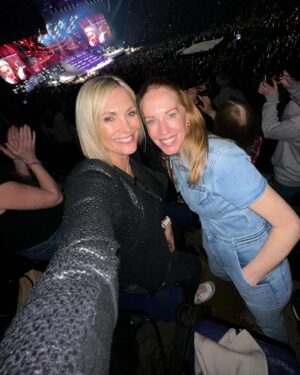 Jenni Falconer Instagram - TAKE THAT  x  This Life tour 2024 ✨💙

As always, just brilliant. 

#takethat #girlsnight