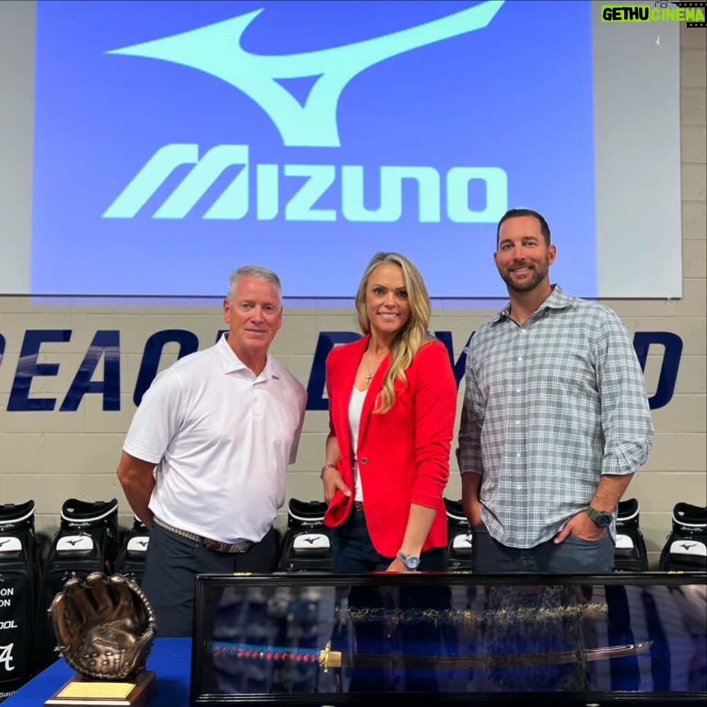 Jennie Finch Instagram - We were headed to surprise the @mizunousa @mizunobaseballusa @mizunofastpitchusa sales team at the Mizuno Headquarters in Norcross, GA. Little did we know, Mizuno had a surprise for us. @adamwainwrightofficial & I were presented with Samurai Swords (such an incredible honor) and Tom Glavine with a bronzed glove. We are all so blessed to have been with Mizuno for 20 years. I’m so grateful and proud of our partnership and Mizuno’s dedication to the female athlete and the game of Fastpitch! Thank you Mizuno family! Also, go download @adamwainwrightofficial album, that’s him singing in the background!