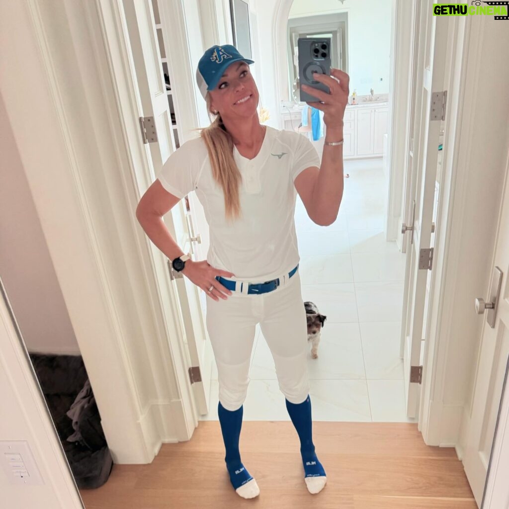 Jennie Finch Instagram - Today, I laughed out loud to myself… still being asked/hired to be in a uni, as a mom of a teen & almost teens- even after all these years. So incredibly humbled & grateful. 😭🙏🏽 I’m wearing Aces socks, Paisley’s belt, & my @mizunofastpitchusa pants still fit. @erinyateskane