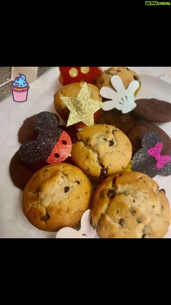 Jennie Jacques Instagram - ALL ages & levels of #baking are encouraged to join in the #bakingfun 😀 A Disney bake for #meawarenessday classic chocolate chip muffins & triple chocolate cookies with a twist #dairyfreebaking by Grace & Emilio @smileforme a special bake for a special day 💙 WWW.BAKE4MECFS.COM link in @bake4mecfs bio!