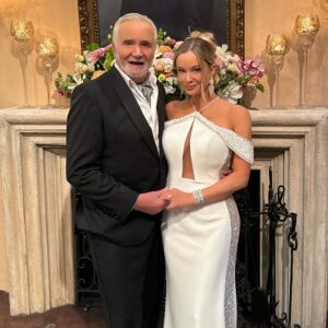 Jennifer Gareis Instagram - Introducing Mr. & Mrs. Eric Forrester! 🎉🎊🍾🥂🎊🎉
So thrilled to get hitched @boldandbeautifulcbs to my lovely 
#tvhusband @johntmccook!!! 

#happycouple💑 #deric (Donna & Eric hashtag) 
#donnaloganforrester #boldandthebeautiful #goingtothechapel @tvinsider @soapdigest @soaphub @cbstv