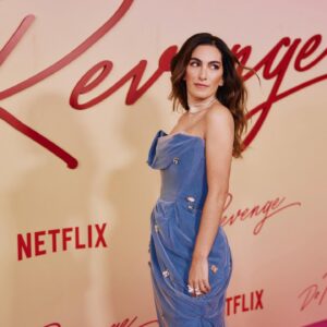 Jennifer Kaytin Robinson Instagram - Do Revenge Premiere in vintage @viviennewestwood 💕 

Styling: @kevinmichaelericson 
Hair: @kyleeheathhair 
Makeup: @adambreuchaud 
Everything else: @chaselehner @emsteinyyy