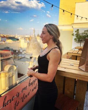 Jennifer Miranda Instagram - Make yourself a priority✨ #madrid #citylove #holidays