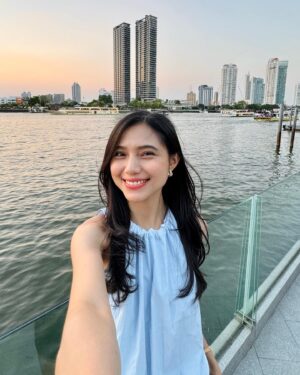 Jennifer Rachel Natasya Instagram - live a little✨💙🌅