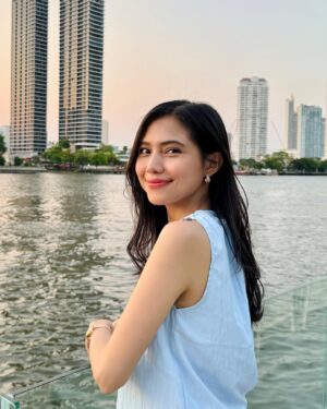 Jennifer Rachel Natasya Instagram - live a little✨💙🌅