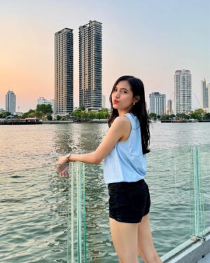 Jennifer Rachel Natasya Instagram - live a little✨💙🌅