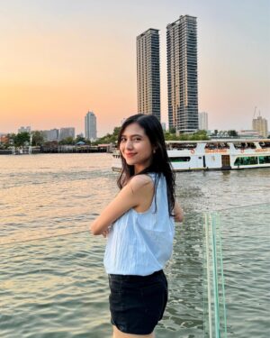 Jennifer Rachel Natasya Instagram - live a little✨💙🌅