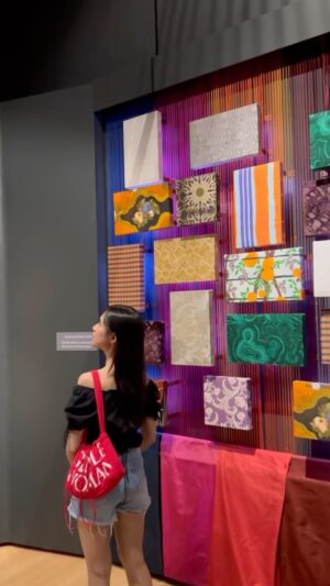 Jennifer Rachel Natasya Instagram - Museum, art exhibition, cafe in one place dan di tengah kota Bangkok, cocok buat yang mau foto” aesthetic! 🍃☀️🖼️
📍Jim Thompson Museum House