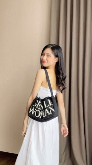 Jennifer Rachel Natasya Instagram - Are you feeling hungry⁉️ @gentlewomanstore 
🥟 It’s dumplings delivery announcement 🚚‼️🥟

I’ll giving away one of my dumpling bag for 1 lucky winner!!
Caranya gampang banget, pertama harus follow instagram aku, like, comment apapun dan tag 2 bestie kamu, and share reels ini di timeline kalian [tag aku] yaa ✨🫶🏼😆

Good luck guyss!!✨🥟❣️