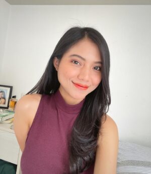 Jennifer Rachel Natasya Instagram - FALL IN LOVE WITH THE PROCESS OF BECOMING THE VERY BEST VERSION OF YOURSELF ✨🌺