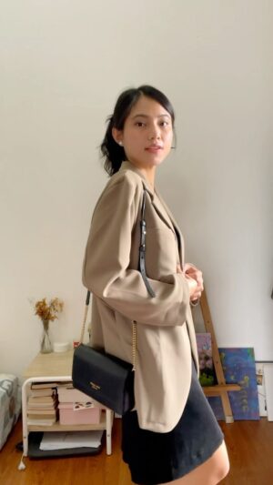 Jennifer Rachel Natasya Instagram - must have item di lemari = blazerrr…
simple dan cocok di semua occasions! setuju ga?