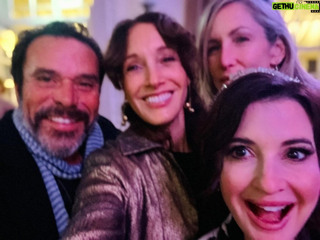 Jennifer Beals Instagram - More #NYE 💛 Happy #2024 to you all! #friendship