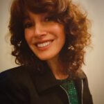 Jennifer Beals Instagram – Well hello there, curly locks. It’s been a minute. 
🙏🏼 @janinejarman for getting me reacquainted with my curls! @curlcult #magicspell
