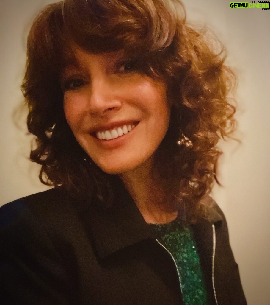 Jennifer Beals Instagram - Well hello there, curly locks. It’s been a minute. 🙏🏼 @janinejarman for getting me reacquainted with my curls! @curlcult #magicspell