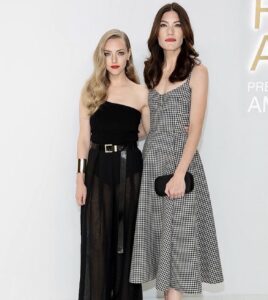 Jennifer Carpenter Instagram - @mingey … thank you for opening the car door and for pulling out my chair. See you at the rose ceremony 😆. @michaelkors #korsgirls ♥️ #cfda