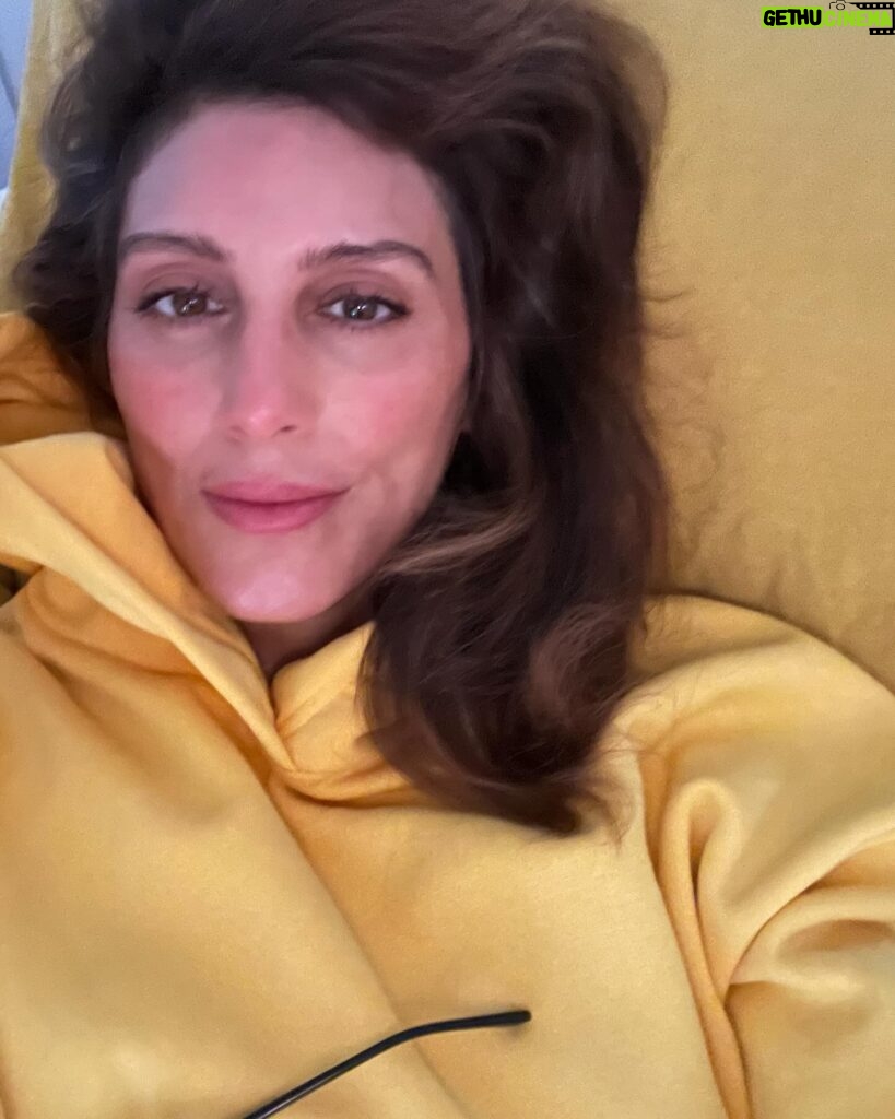 Jennifer Esposito Instagram - When your sweatshirt matches your sheets. The years I wasted on trying to be what I was being told I should be. As you get older you wake up ,(hopefully) to realizing those “should-be’s” were less about helping you on your way through life and more about helping them have you behave in theirs. . In the next couple of months I’m going to take you with me on the journey to releasing my film, Fresh Kills, to the world. As so many of you have followed and supported this journey, I feel you also need to see the celebration. Although when I say celebration- this does NOT mean things are all easy now. That would be a NO. However, I hope to inspire you even more of the possibilities that can happen if you REFUSE to give up on YOU!!!! Stay tuned. There will also be many ways you can come on the journey and maybe even wind up at the premiere with me 😁🕺🏻. Follow here and especially @freshkillsfilm for alllll upcoming news. Get ready to get sick on me telling you to GO FOR IT! Xoxo And yes, I still teach and always will. New class starts online this Sunday! You do NOT need to be a professional writer/actor/director. Link in bio