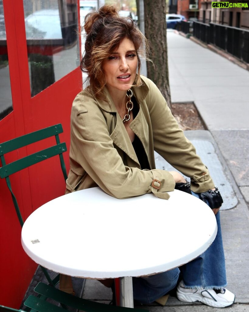 Jennifer Esposito Instagram - fresh and bare @freshkillsmovie CREATOR @jesposito rocks our world with her realness, talent, tenacity, fearlessness and her FILM buy an advance ticket to #freshkills and make her day ...make your day. it opens in theaters June 14th the MOVIE and our interview is NOT to be missed #LINKINBIO • • #photos / #makeup @tina_turnbow using @juicebeauty #hair @suzissalon #jenniferesposito wears her own clothing #indiefilm #mob #style