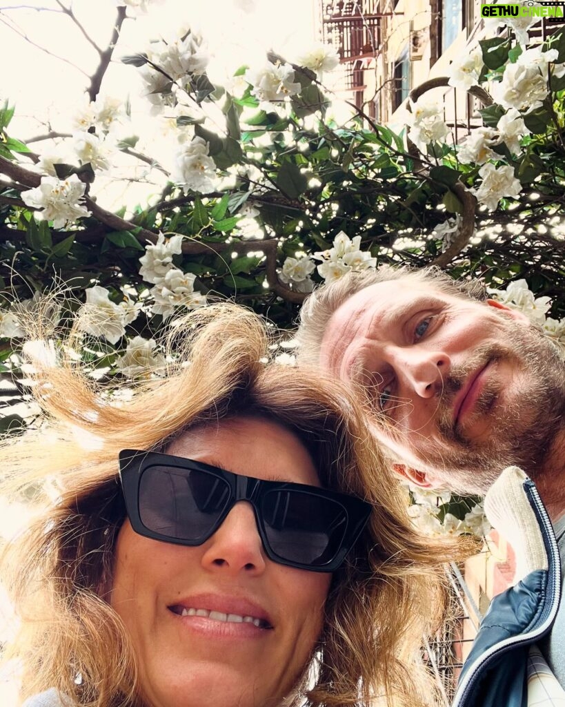 Jennifer Esposito Instagram - Oh spring- how we love you.