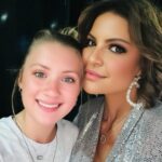 Jennifer Gimenez Instagram - @timryandopeman and I where beyond honored to have just spent this weekend being the key note speaker for #OaksRecovery in South Carolina for their #OaksUniteForRecovery event. What a magical night. It was so great to see so many of our friends come out for this event. We got to attend their commencement on Friday which was on steroids times 💯. To see everybody celebrate their peers Recovery was like no other. Thank you Brian and Kim for EVERYTHING you did for us and everything you do for EVERYONE. Tim also got to meet his biological brother for the first time Tom. You see these are the beautiful gifts of Recovery. The promises do come true. Families do get restored because of us getting sober. I am living proof as well as countless millions of people. Thank you @blaise_mm for doing my hair and make up! @sober_coach #TimJenn #Powercouple #WeAreAForce #DopeToHope #JenniferGimenez #TimRyan #Recovery #Sober #SuperModel #Actress #Actor #Fashion #Movies #RealityShows #TVPersonalities #Writer #ChangeMaker #Influencer #Speaker #Interventionist #Podcast #TheTimAndJennShow #SoberIsSexy