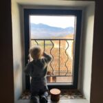Jennifer Hoffman Instagram - “Abetuu? Be-bai. Auwaa” (Avontuur? Bye bye, Au Revoir) #nualdrietalig ;) #visitingthefrenchsideofthefamiliy #specialfamilymoments #maarooknatteschetenvandediarree #omdebalanserintehouden