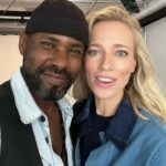Jennifer Hoffman Instagram - Clayton. De man die nooit naar mij luistert. Waardoor ik er een stuk beter uitzie 💙 #puttingmakeuponmelikeaboss #makeupisart #keepyoureyesopen #clayton @claytonleslie