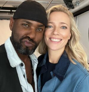 Jennifer Hoffman Instagram - Clayton. De man die nooit naar mij luistert. Waardoor ik er een stuk beter uitzie 💙
#puttingmakeuponmelikeaboss 
#makeupisart 
#keepyoureyesopen #clayton 
@claytonleslie
