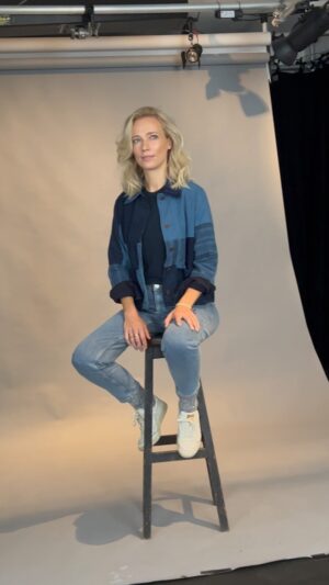 Jennifer Hoffman Instagram - Nieuwe hoofdfoto’s in de maak 
#newheadshots
By @carolenssen & the @claytonleslie 
@meerzorgtalents 🤍