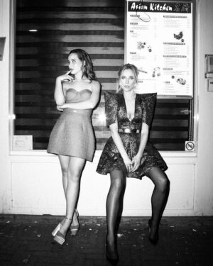 Jennifer Hoffman Instagram - Bonjour 🖤🤍
#throwback met @aiko.mila 
by @daeloshots
#justchillin in #thedress by #sustainable #fashion #master @ronaldvanderkemp