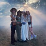 Jennifer Hoffman Instagram - Alices in Wonderland. #alittlebitofmagicgoesalongway #sodoessomegirlpowermagic Want godsamme wat kan je dat soms nodig hebben hè 🌝✨🫶