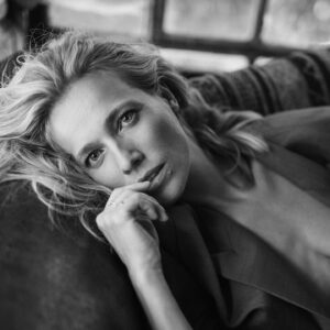 Jennifer Hoffman Instagram - Aging 🫶
Uit het boek @dearfutureme van @jaspersuyk 
Make-up @claytonleslie Styling @globalstyling