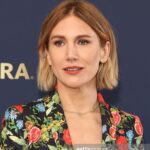Jennifer Landon Instagram - Man, oh man! I love the humans I work with and I was just so glad to see them get recognized for their work. What an honor it has been to be a tiny part of it. Thank you to @aliceandolivia for my suit, picked out by @carlahacken. Hair styled by @ramontgarcia with cut by @anhcotran and color by @chadkenyon. Makeup by @timmackaybeauty. #sagawards #yellowstone @yellowstone Ps last pic is my realizing a lifelong dream of integrating a thumbs up into a red carpet pose.