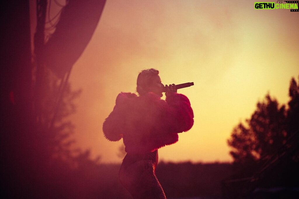 Jennifer Weist Instagram - Das @highfieldfstvl war das letzte Festival für mich dieses Jahr und ich bin voll traurig wenn ich daran denke, dass es jetzt wieder fast ein Jahr dauert, bis neue Konzerte anstehen. Wen von euch sehe ich nächstes Jahr wieder? 📸: @harlotssyndicate