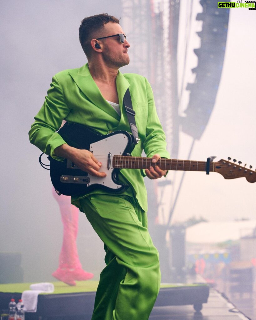 Jennifer Weist Instagram - Für alle, die bis jetzt noch nie darauf geachtet haben, wieviele weibliche Acts auf ihrem Lieblings-Festival vertreten sind, sollten heute mal in meine Story schauen 💕 📸: @lutzmichen